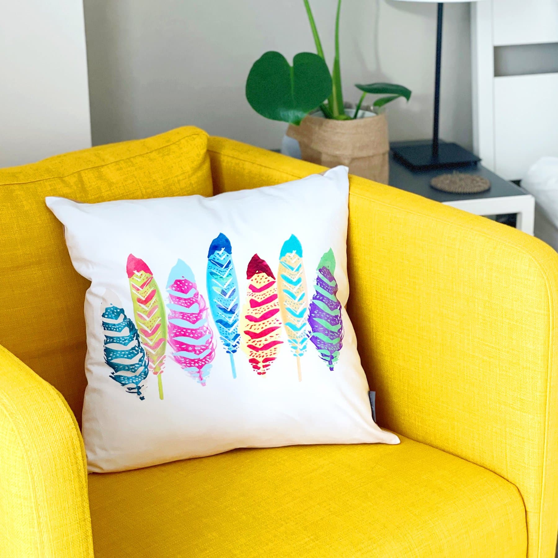 C White feathers - Image 2