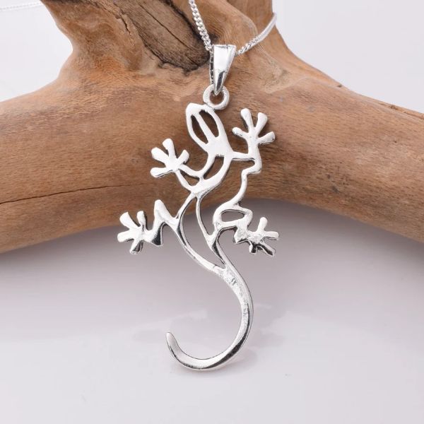 925 Sterling Silver Outline Gecko Pendant P924