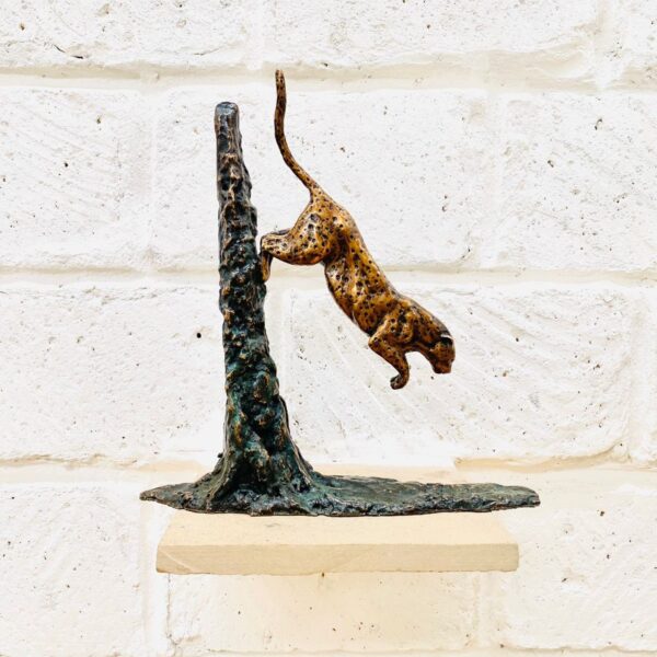 Large Leaping Leopard -LL35