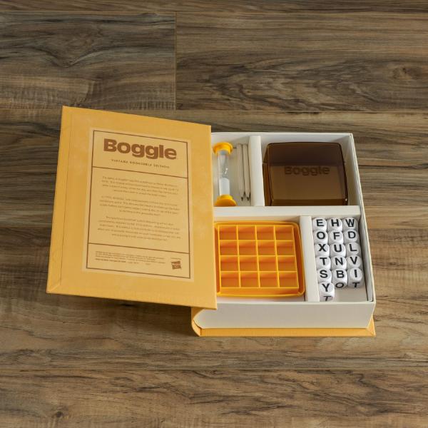 Boggle Vintage Bookshelf Edition - Image 4