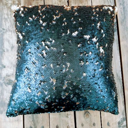 Colour Change Sequin Cushion w/inner - Image 3