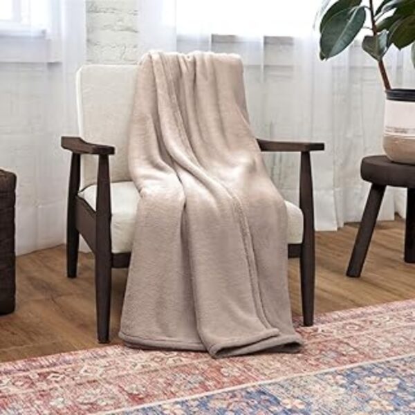 Mink Flannel Sherpa Throw