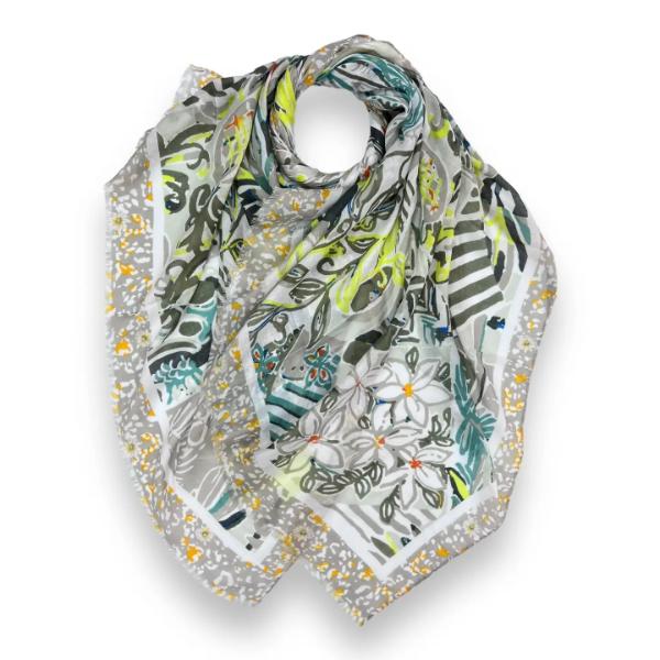 Mosaic printed scarf finished with subtle fringes