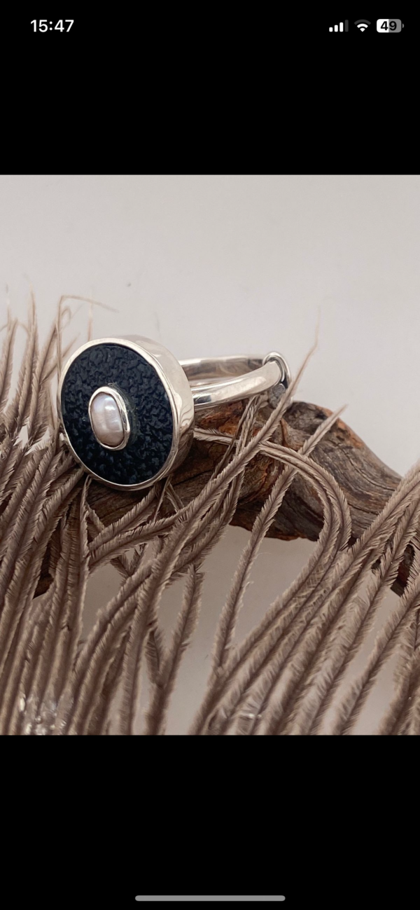 S.S Emu Eggshell adjustable ring set with Pearl