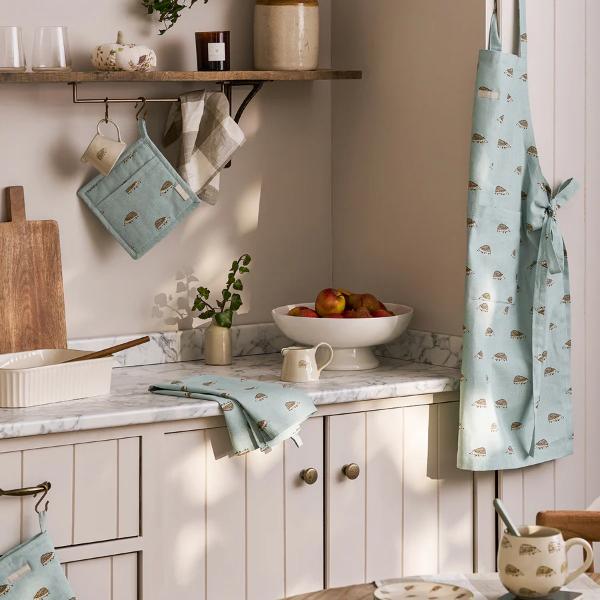 Adult Apron - Hedgehogs Pale Green ALL147250 - Image 3