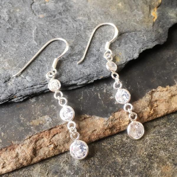 3 Cubic Zirconia Drop Earring 4/5/6Mm Stones