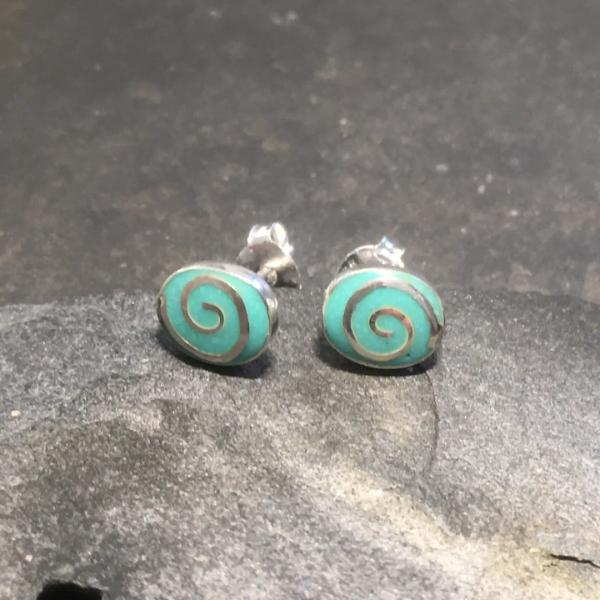 7mm X 6mm Oval Green Swirl Stud Earrings