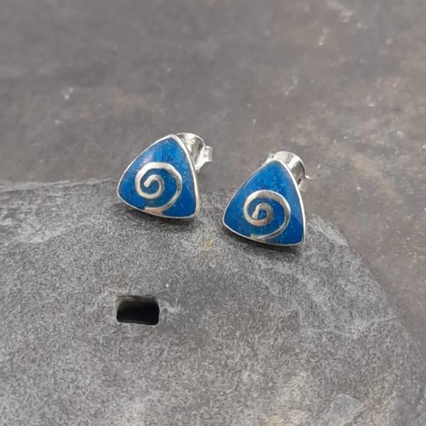Blue Swirl Wedge Stud Earrings 9mm